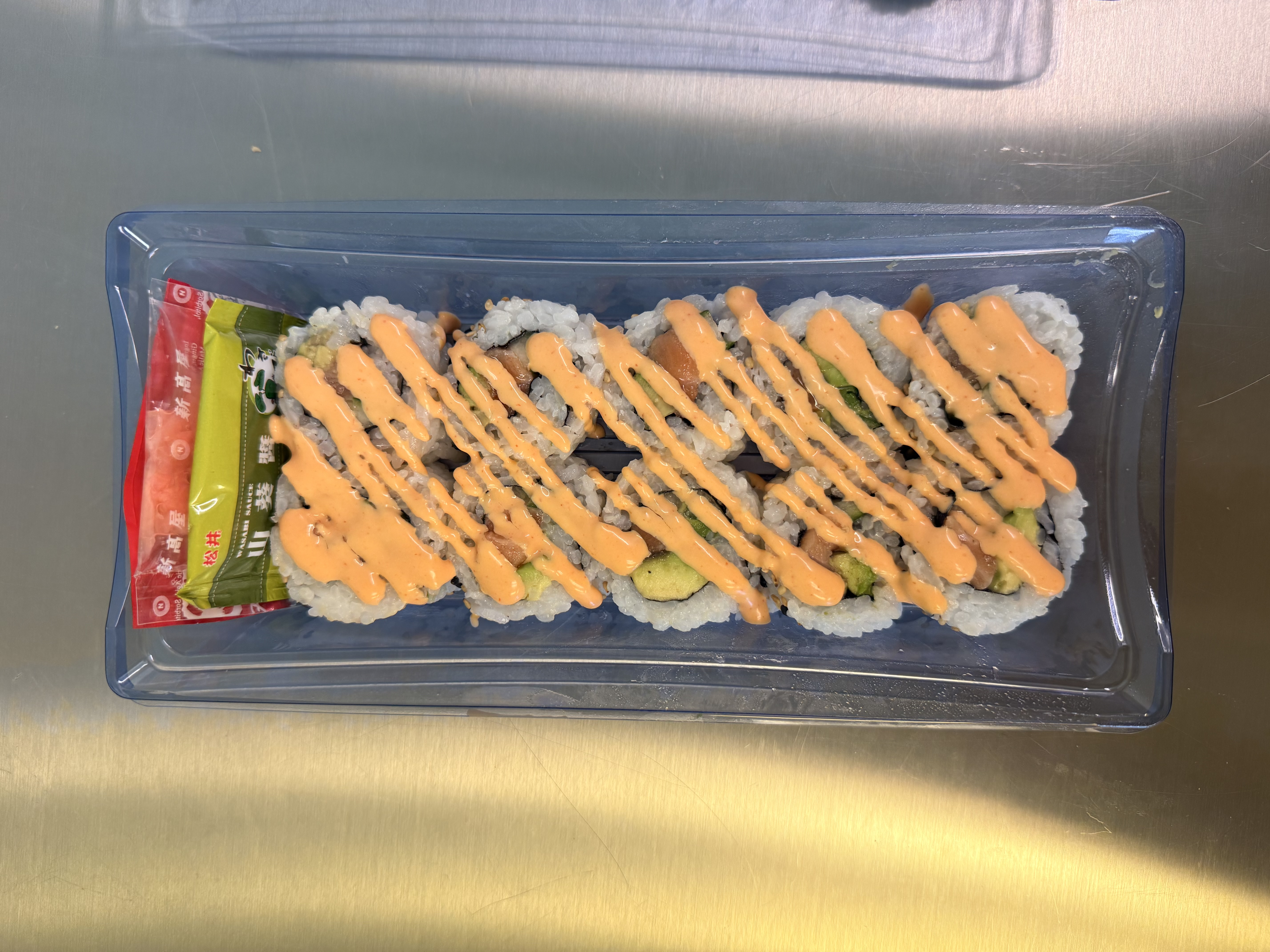 SPICY SALMON ROLL